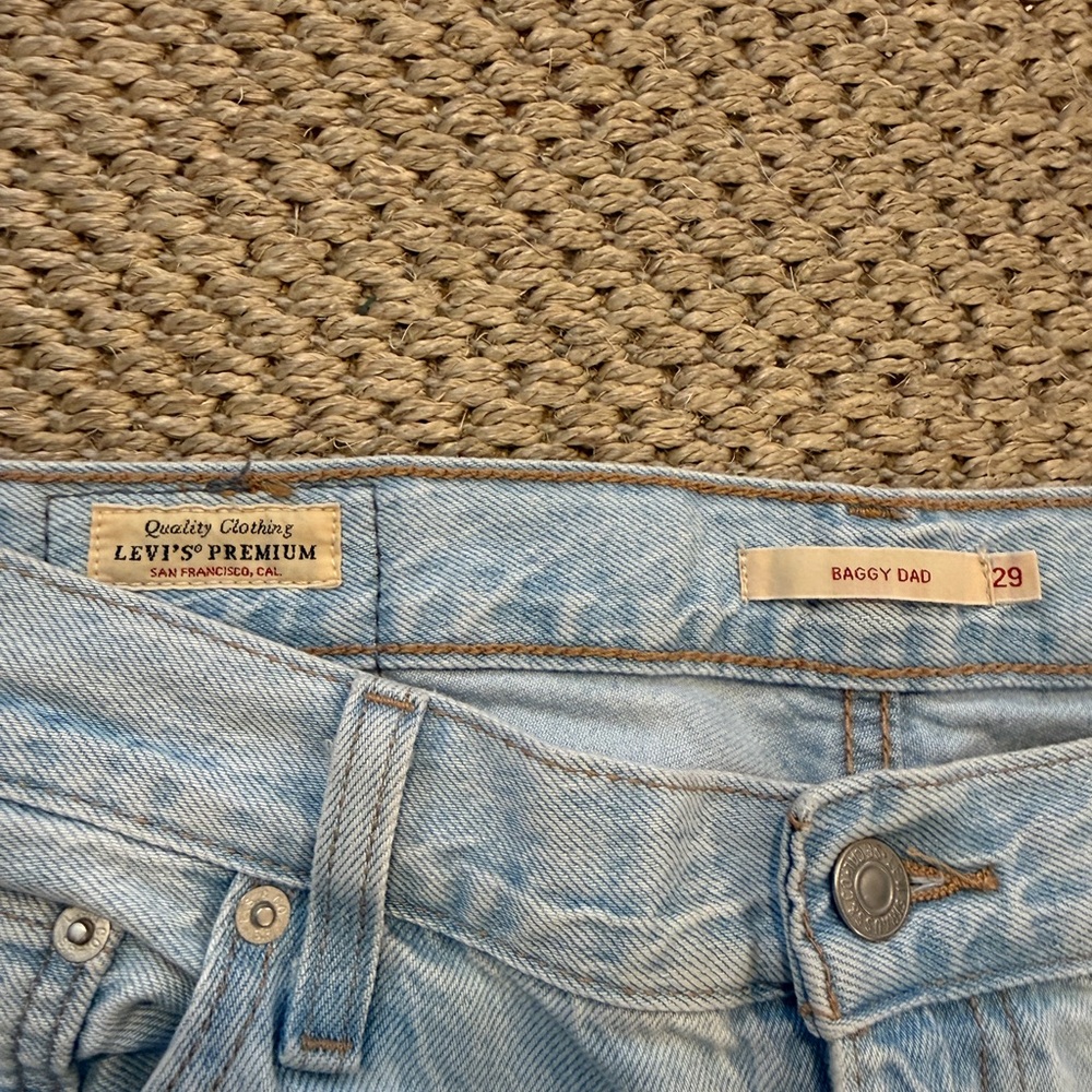 Levi's Light Wash Baggy Dad Women's Jeans - Picture 3 of 4